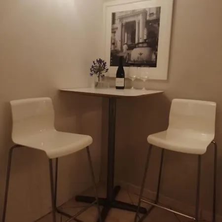 ホームステイ Private Room In The Centre Of Nice *