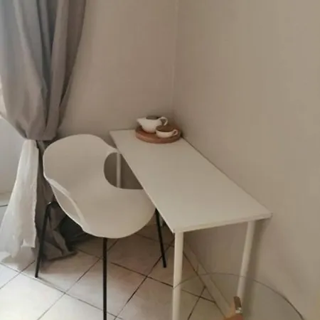 Private Room In The Centre Of Nice ホームステイ *